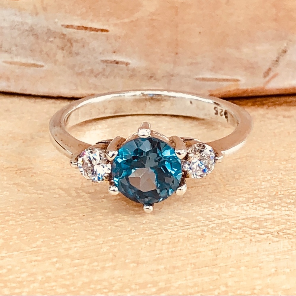 Sterling Silver Ring With Blue And White Stone